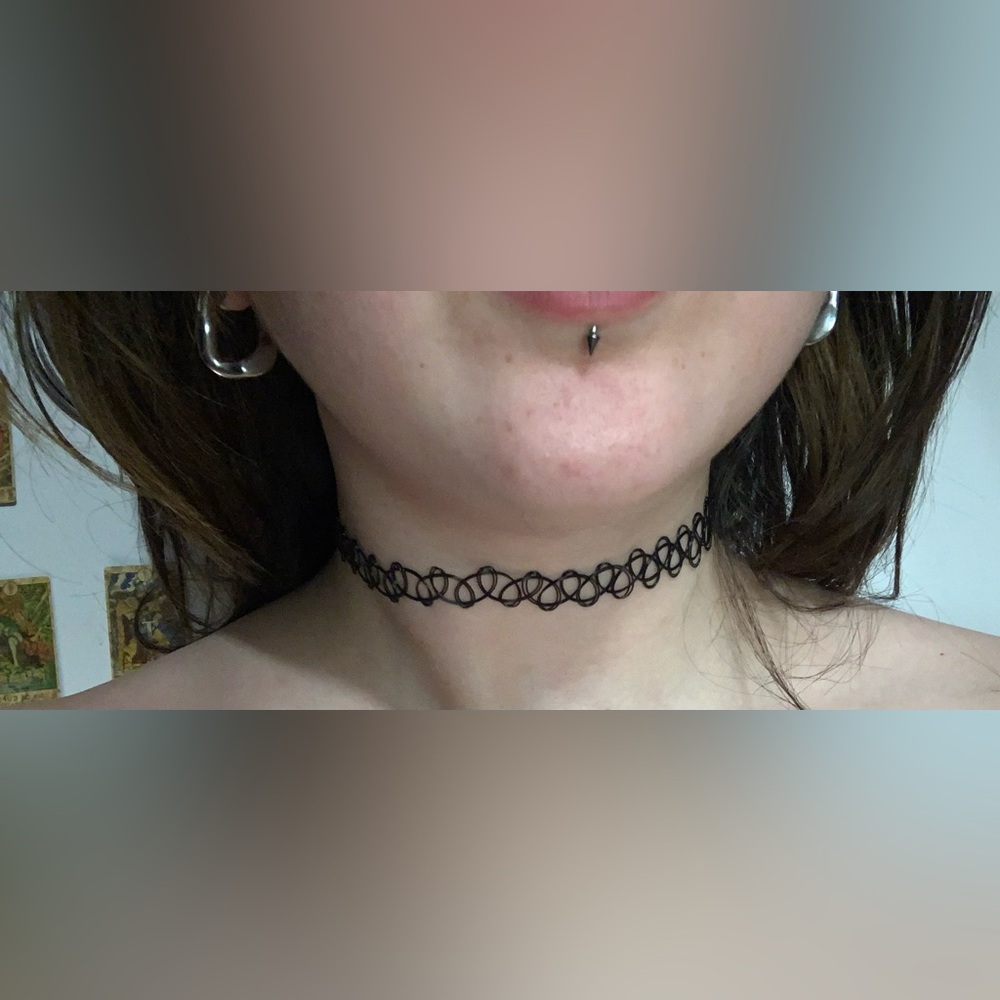 Black Choker Necklace FREE with any item over 5$ (DM)